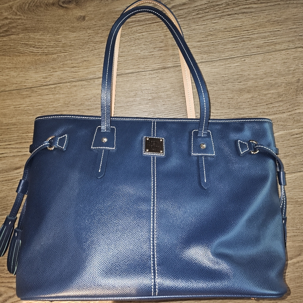 Womens dooney and Bourke navy blue purse tote handbag shoulder bag